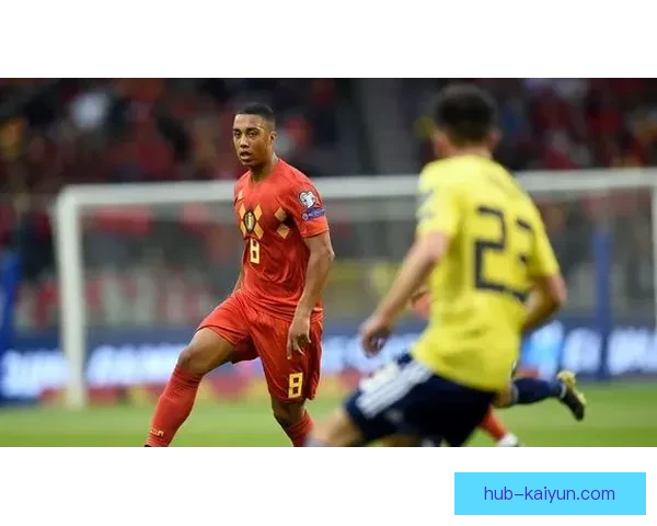 英超转会详情：各队积极备战新赛季，市场动态值得关注